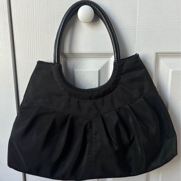 Elegant Black Pleated Trapezoid Handbag - Great Condition - Picture 1 of 7